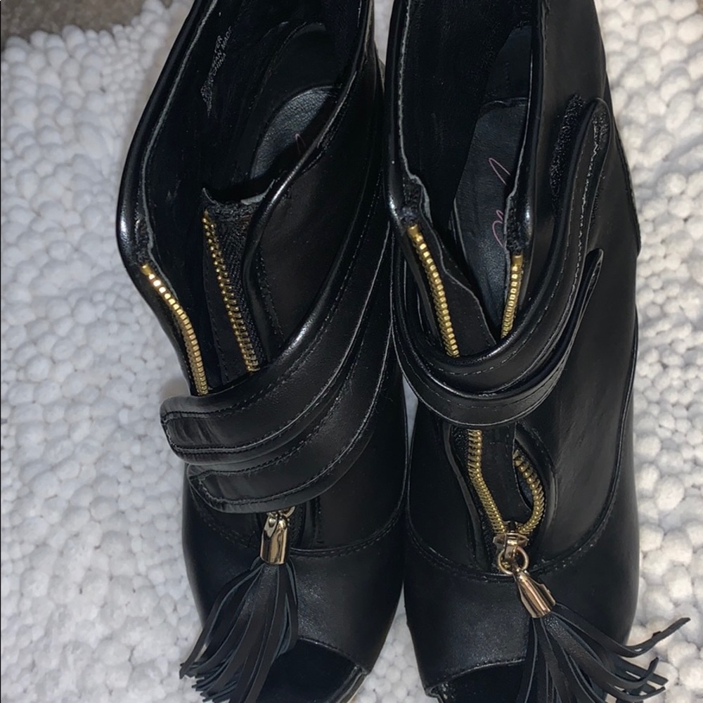 Steve Madden women’s black heel